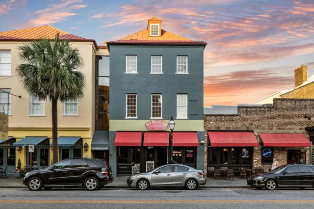 Stay in style at this historic downtown gem that sleeps 14! 

Perfect for your next big get-together, this charming house puts you right in the heart of the action. With downtown Charleston at your doorstep, it’s the ultimate spot to book for the Charleston Food & Wine Festival this February. 🍷✨ Don’t miss out—your squad will thank you!